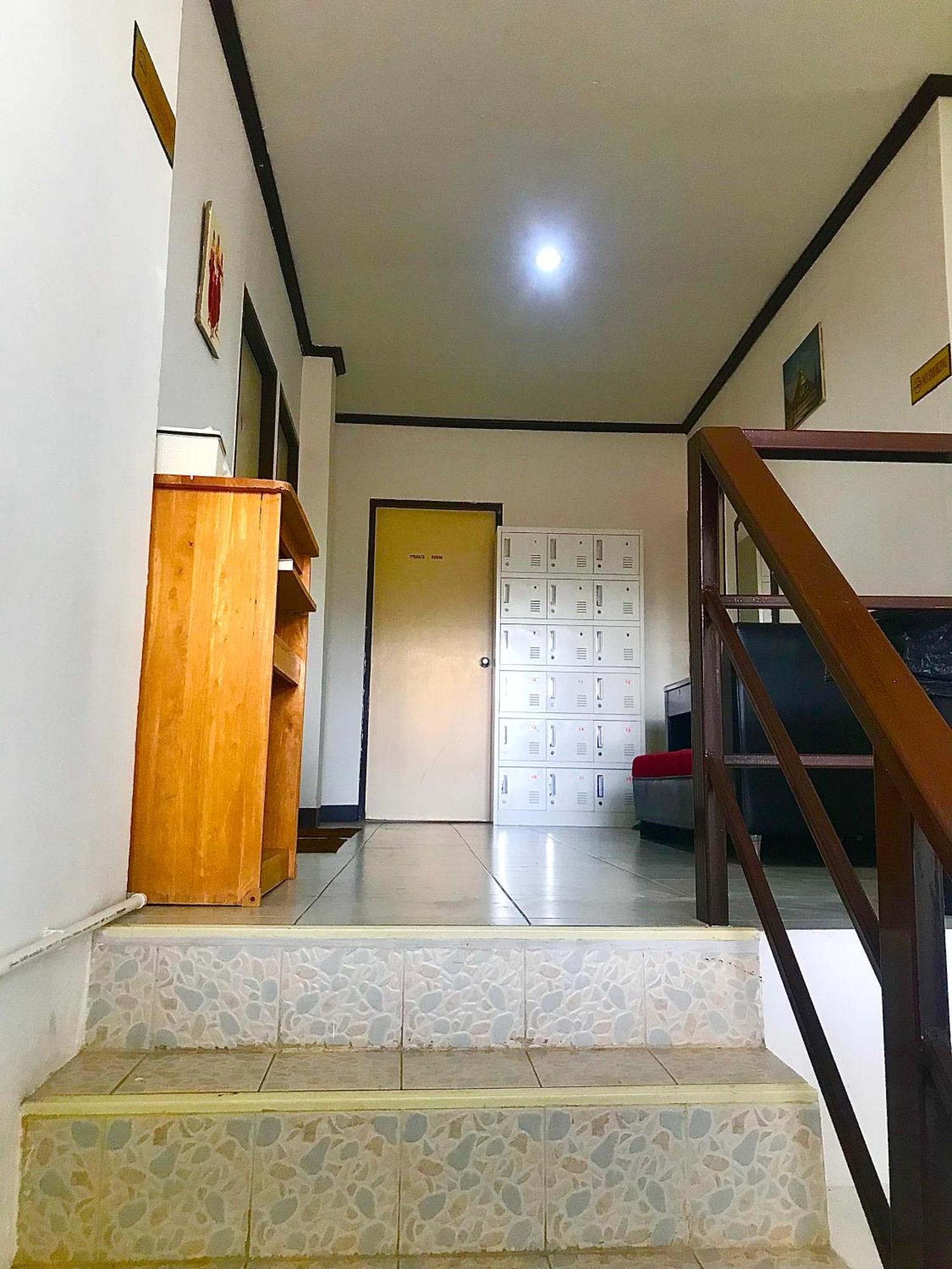 Moon Dolphin Hostel Хад-Рін Екстер'єр фото